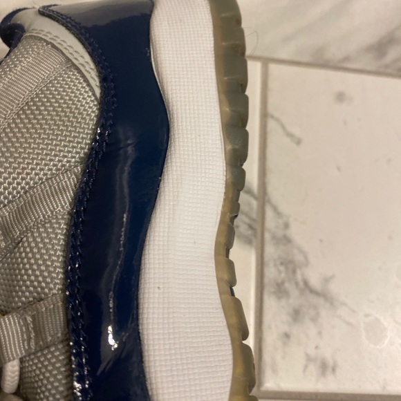 Nike Air Jordan Retro 11 Low Georgetown  Youth 2y - Picture 10 of 12